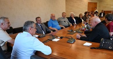 Kemer Belediyesi Gönüllü Halk Korosu'ndan Başkan Topaloğlu'na teşekkür ziyareti